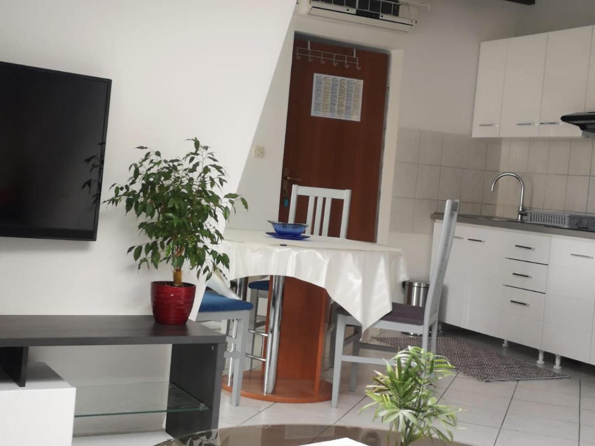 Apartments Suri Vodice Extérieur photo